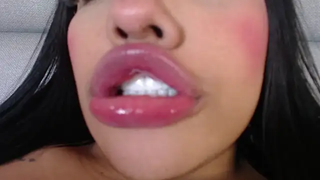 emily brontee  online show from 12-07-24, 06:04