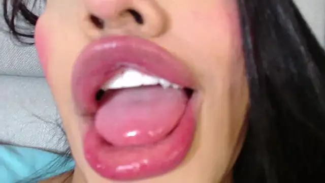 emily brontee  online show from 12-10-24, 03:01