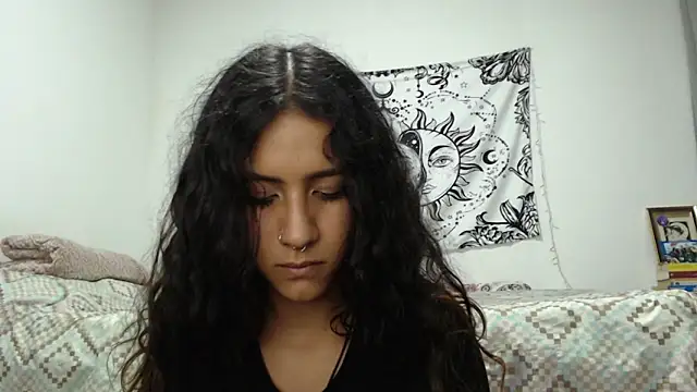 Snapshot of AlinaWoolf_ chatting on 12-25-24, 04:33 AlinaWoolf online show from 12-25-24, 04:33