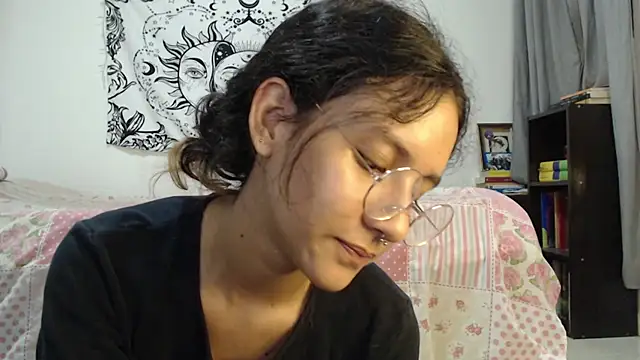 Snapshot of AlinaWoolf_ chatting on 01-31-25, 03:41 AlinaWoolf online show from 01-31-25, 03:41