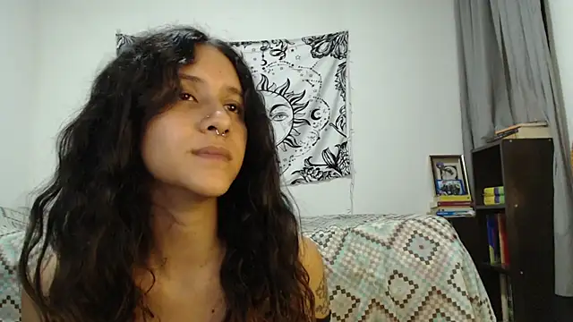 Snapshot of AlinaWoolf_ chatting on 02-09-25, 07:16 AlinaWoolf online show from 02-09-25, 07:16