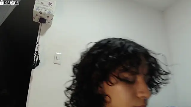 Snapshot of AlinaWoolf_ chatting on 09-16-25, 04:35 AlinaWoolf online show from 09-16-25, 04:35