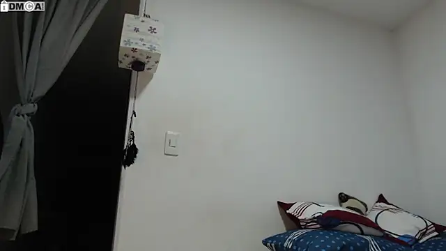 Snapshot of AlinaWoolf_ chatting on 11-04-25, 04:11 AlinaWoolf online show from 11-04-25, 04:11