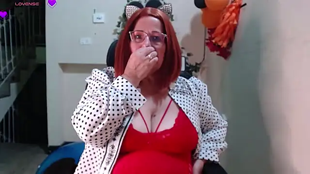 Snapshot of _samara chatting on 10-15-25, 11:49  samara online show from 10-15-25, 11:49