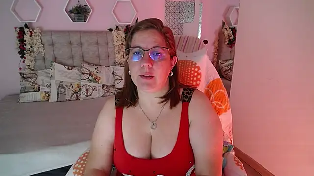 Snapshot of katie_joness_ chatting on 01-16-25, 12:42 katie joness  online show from 01-16-25, 12:42