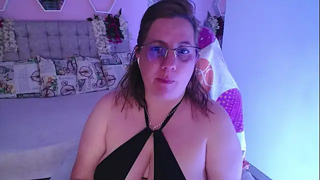 Snapshot of katie_joness_ chatting on 01-24-25, 07:49 katie joness  online show from 01-24-25, 07:49