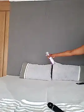 Jazmine-Blue online show from 12-22-24, 03:22