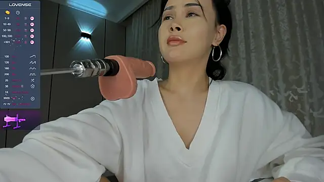 Liu Yifei  online show from 09-19-25, 03:13