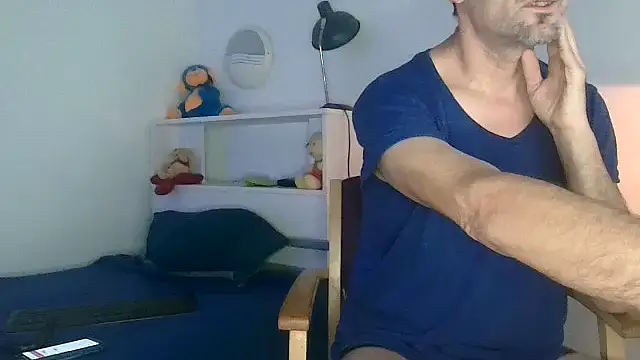 Snapshot of francky-libertin chatting on 01-23-25, 02:17 francky-libertin online show from 01-23-25, 02:17