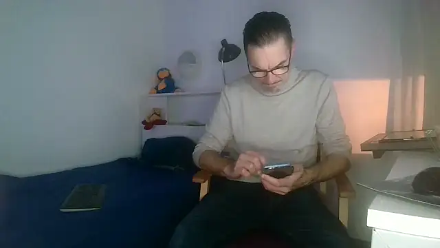 Snapshot of francky-libertin chatting on 01-23-25, 05:31 francky-libertin online show from 01-23-25, 05:31