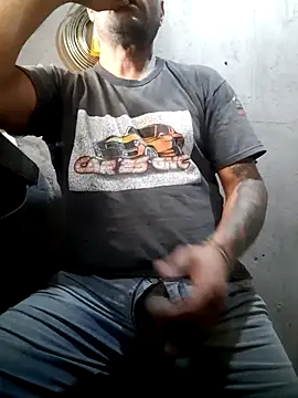 hecwil8 online show from 11-03-25, 03:57