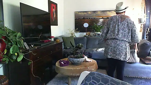 Snapshot of CeceilaMoon chatting on 10-16-25, 03:24 CeceilaMoon online show from 10-16-25, 03:24