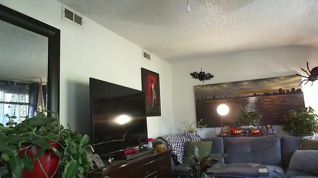 Snapshot of CeceilaMoon chatting on 10-23-25, 02:38 CeceilaMoon online show from 10-23-25, 02:38