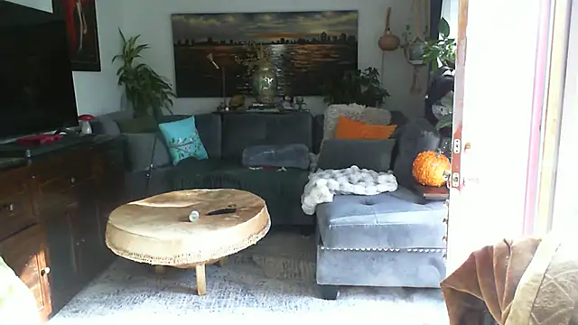 Snapshot of CeceilaMoon chatting on 11-10-25, 08:41 CeceilaMoon online show from 11-10-25, 08:41