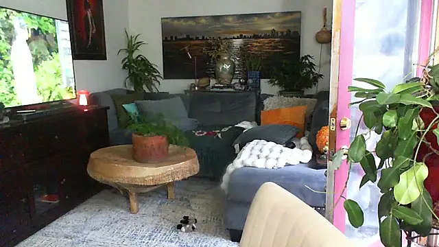 Snapshot of CeceilaMoon chatting on 11-20-25, 11:04 CeceilaMoon online show from 11-20-25, 11:04