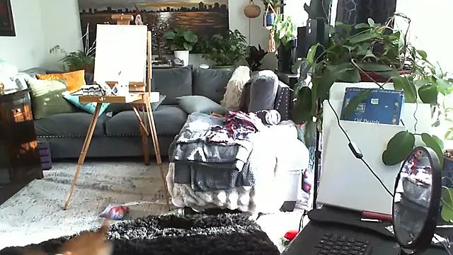 Snapshot of CeceilaMoon chatting on 12-13-25, 09:42 CeceilaMoon online show from 12-13-25, 09:42