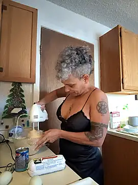 CeceilaMoon online show from 01-10-26, 04:53