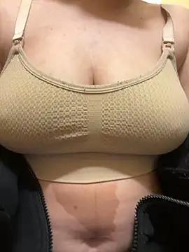 Snapshot of Angel__lika chatting on 10-20-25, 03:56 Angel lika online show from 10-20-25, 03:56