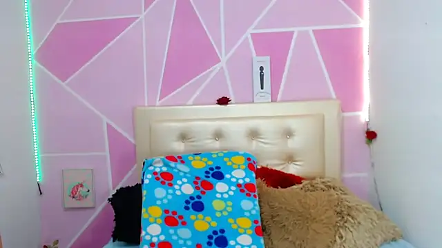 Snapshot of AngeDrty chatting on 09-19-25, 06:52 AngeDrty online show from 09-19-25, 06:52