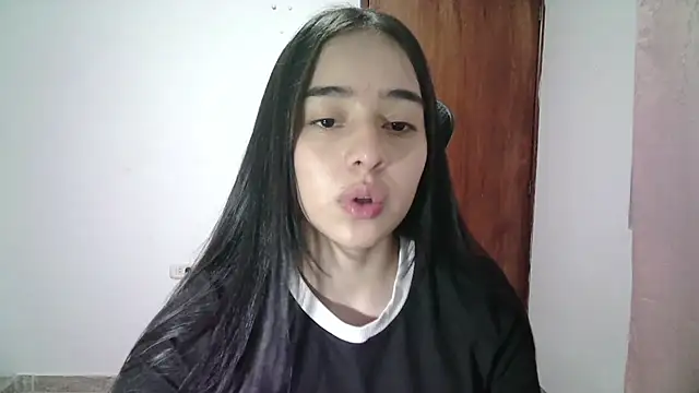 Snapshot of aineangeel chatting on 09-14-25, 12:21 aineangeel online show from 09-14-25, 12:21