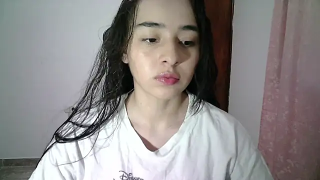 Snapshot of aineangeel chatting on 09-22-25, 12:23 aineangeel online show from 09-22-25, 12:23