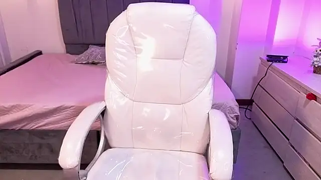 Snapshot of iam_sofiia chatting on 02-15-26, 08:16 iam sofiia online show from 02-15-26, 08:16