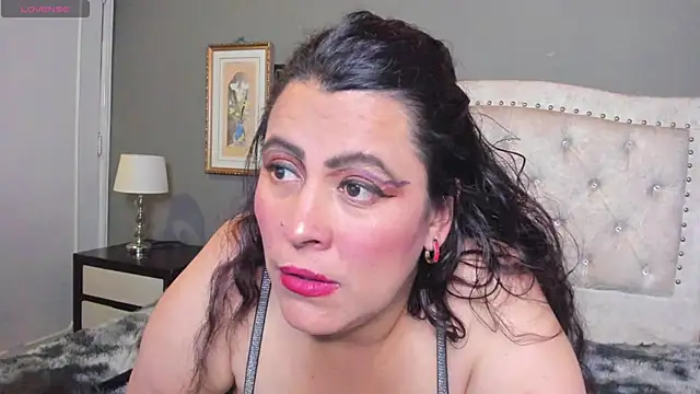 Snapshot of MarthinaBaker chatting on 03-13-25, 08:54 MarthinaBaker online show from 03-13-25, 08:54