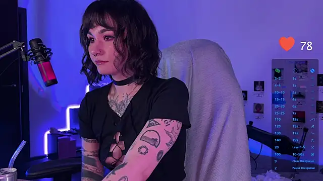 deadlysweet online show from 12-29-24, 01:13