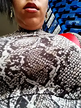 Snapshot of Emily_Wane chatting on 12-14-24, 07:14 Emily Wane online show from 12-14-24, 07:14