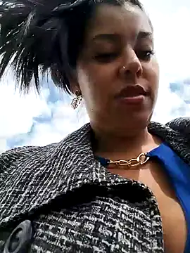 Snapshot of Emily_Wane chatting on 12-17-24, 04:43 Emily Wane online show from 12-17-24, 04:43