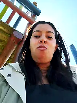 Snapshot of Emily_Wane chatting on 12-19-24, 04:46 Emily Wane online show from 12-19-24, 04:46