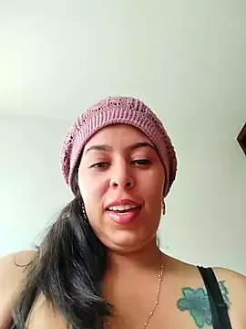 Snapshot of Emily_Wane chatting on 12-23-24, 09:08 Emily Wane online show from 12-23-24, 09:08