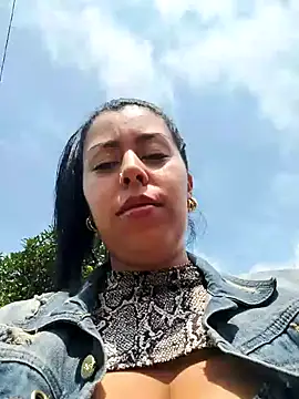 Snapshot of Emily_Wane chatting on 01-07-25, 06:45 Emily Wane online show from 01-07-25, 06:45