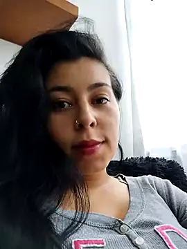 Snapshot of Emily_Wane chatting on 03-17-25, 04:22 Emily Wane online show from 03-17-25, 04:22