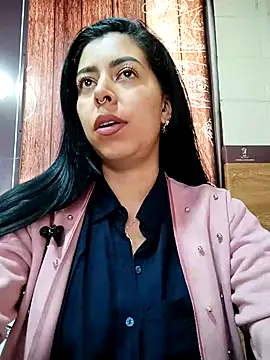 Snapshot of Emily_Wane chatting on 10-16-25, 04:52 Emily Wane online show from 10-16-25, 04:52