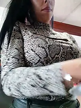 Snapshot of Emily_Wane chatting on 11-02-25, 06:43 Emily Wane online show from 11-02-25, 06:43