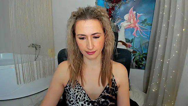Snapshot of PassionGlow chatting on 12-30-24, 03:25 PassionGlow online show from 12-30-24, 03:25
