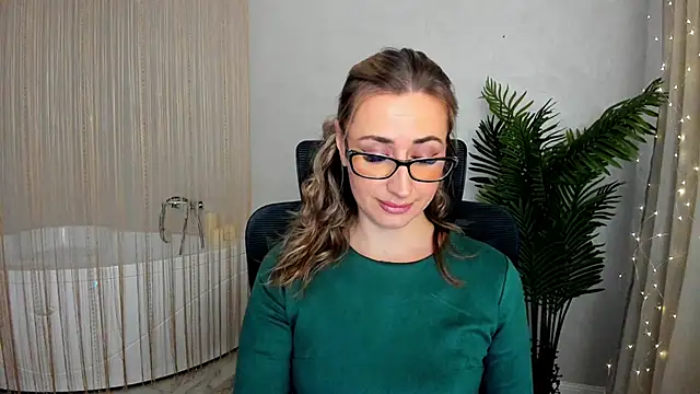Snapshot of PassionGlow chatting on 01-15-25, 03:33 PassionGlow online show from 01-15-25, 03:33