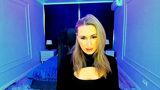 Snapshot of PassionGlow chatting on 01-22-25, 11:45 PassionGlow online show from 01-22-25, 11:45