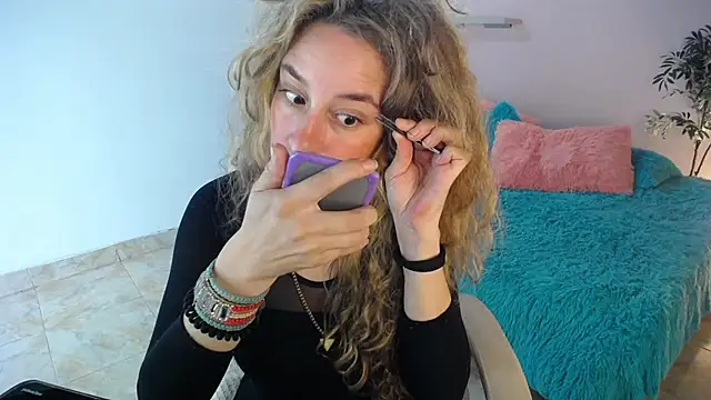 Snapshot of Paula_Paz chatting on 11-05-25, 02:28 Paula Paz online show from 11-05-25, 02:28