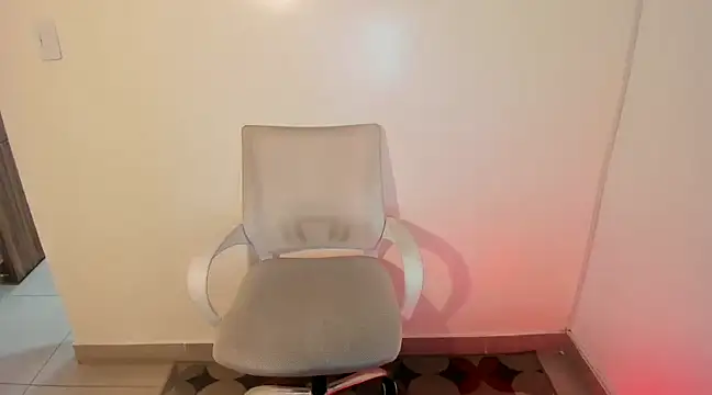 kiaraowen online show from 12-19-24, 08:13