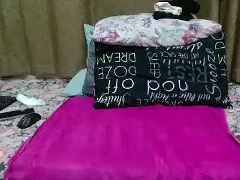 Snapshot of NaughtyFlower88 chatting on 12-11-24, 03:47 NaughtyFlower88 online show from 12-11-24, 03:47