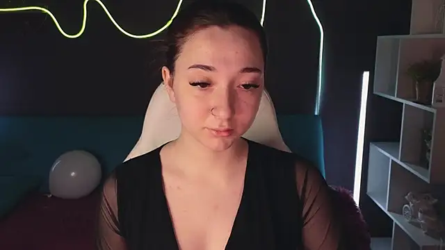 YasmineWest online show from 12-21-24, 01:15