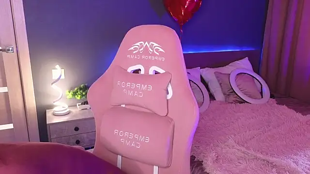 YasmineWest online show from 03-01-25, 07:19