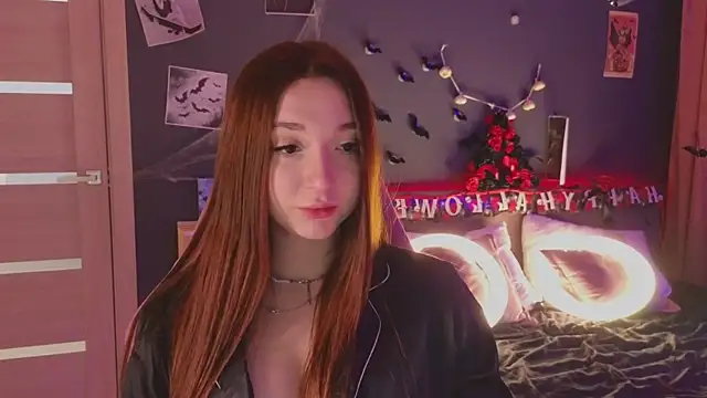 YasmineWest online show from 10-19-25, 08:15