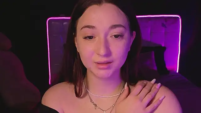 YasmineWest online show from 11-28-25, 09:01