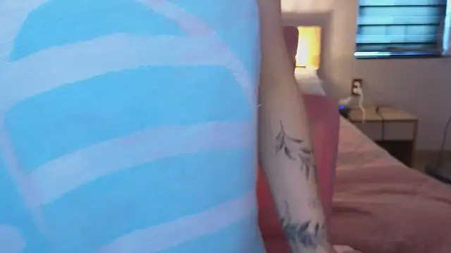 YasmineWest online show from 04-15-26, 07:15