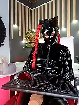 Snapshot of shaaroon_gold chatting on 01-23-25, 11:48 shaaroon gold online show from 01-23-25, 11:48