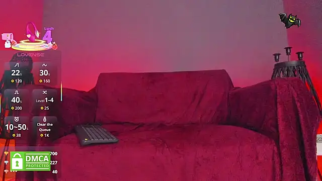 Snapshot of shaaroon_gold chatting on 10-13-25, 02:06 shaaroon gold online show from 10-13-25, 02:06