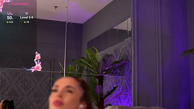 Snapshot of EsmeAinsley chatting on 12-21-24, 03:25 EsmeAinsley online show from 12-21-24, 03:25